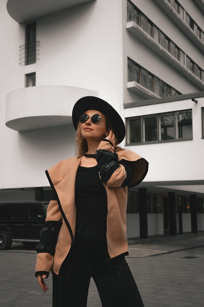 entdecken sie die neuesten modetrends, die ihren stil revolutionieren. von farbenfrohen mustern bis hin zu minimalistischen designs - bleiben sie in dieser saison im trend!
