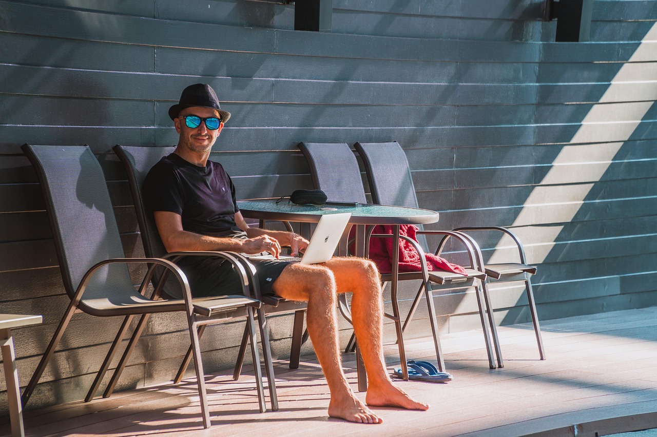 entdecken sie die vorteile von remote work: flexibilität, mehr work-life-balance und neue möglichkeiten für unternehmen und arbeitnehmer. erfahren sie, wie sie erfolgreich von zu hause aus arbeiten können.